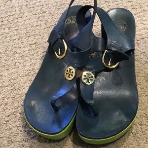 Tory Burch Tstrap sandals. Navy with bright green